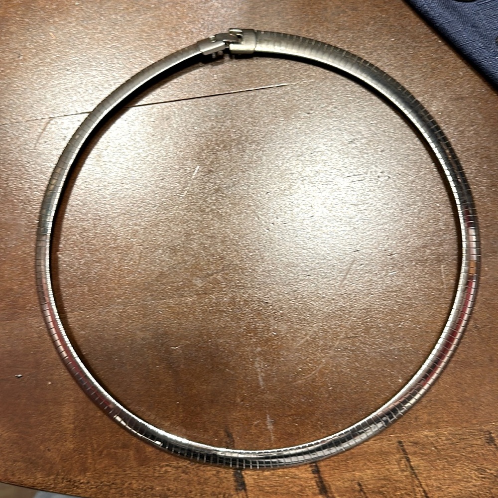Gorgeous women’s silver plated herringbone 20inch